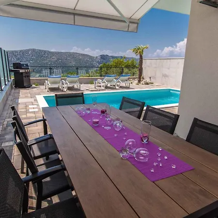 펜션 Homes In Kostelj 5424 Antovo